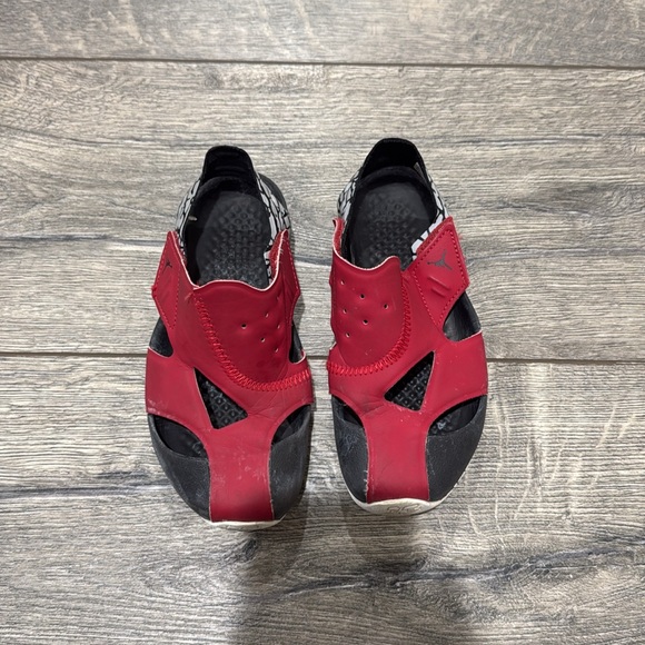 • JORDAN • Kids FLARE Sandals Red and Black Size 12 C - Picture 2 of 5